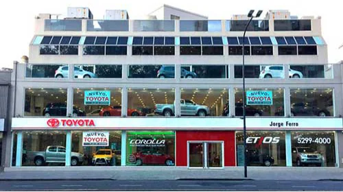 Frente concesionario