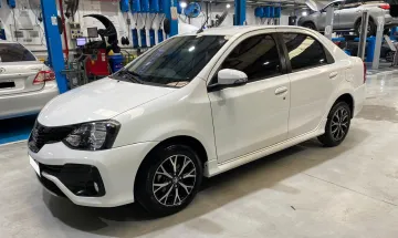 Img usado TOYOTA YARIS XLS SEDAN