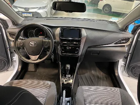 YARIS XLS SEDAN 2022- imgN°6