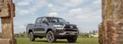 Banner Hilux